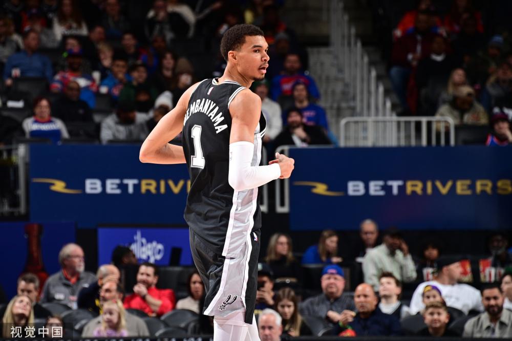 但在队友佩 但在队友佩