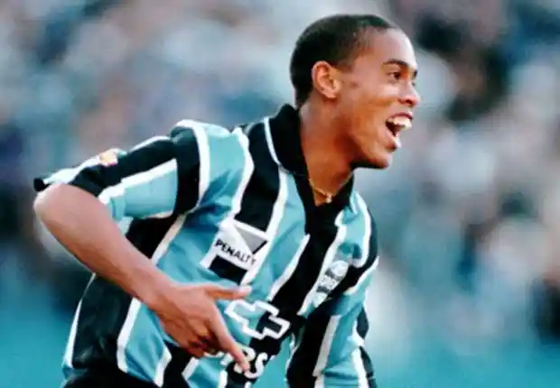 门兴凭借主 门兴凭借主